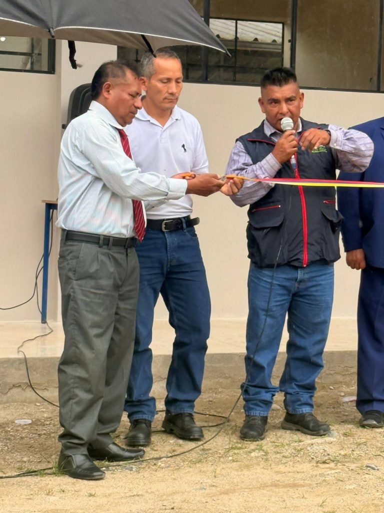 Inauguración de un nuevo bloque de aulas en la Unidad Educativa “Hernando de Benavente”